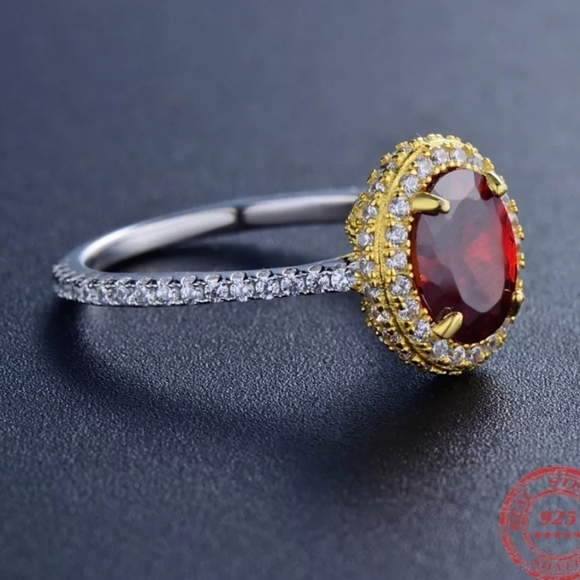 HOST PICK 🤩Classic Raised Gemstone Ring. S8 - Picture 6 of 6